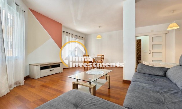 Resale - Apartment - Torrevieja - Estacion de autobuses