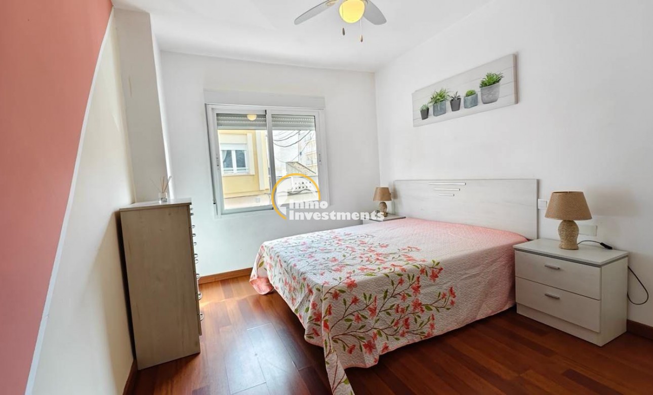 Resale - Apartment - Torrevieja - Estacion de autobuses