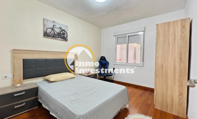 Resale - Apartment - Torrevieja - Estacion de autobuses