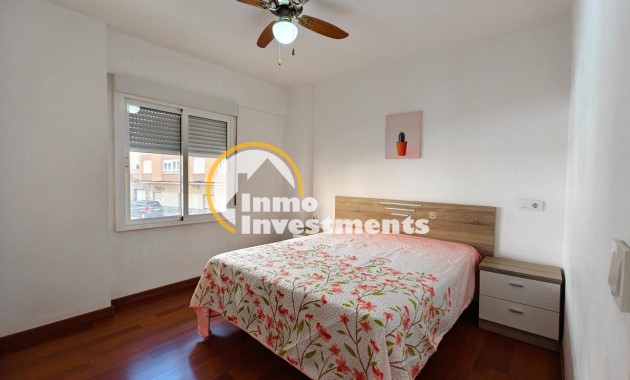 Resale - Apartment - Torrevieja - Estacion de autobuses