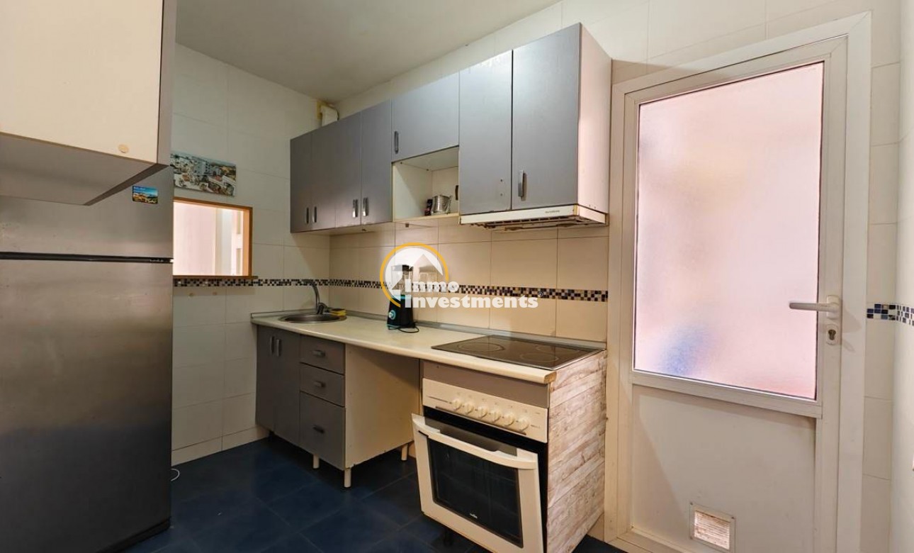 Resale - Apartment - Torrevieja - Estacion de autobuses