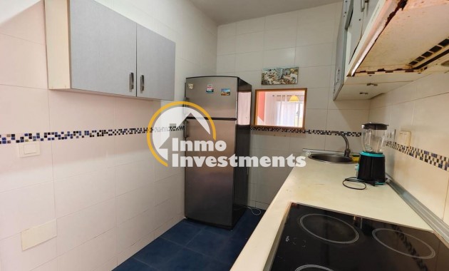 Resale - Apartment - Torrevieja - Estacion de autobuses