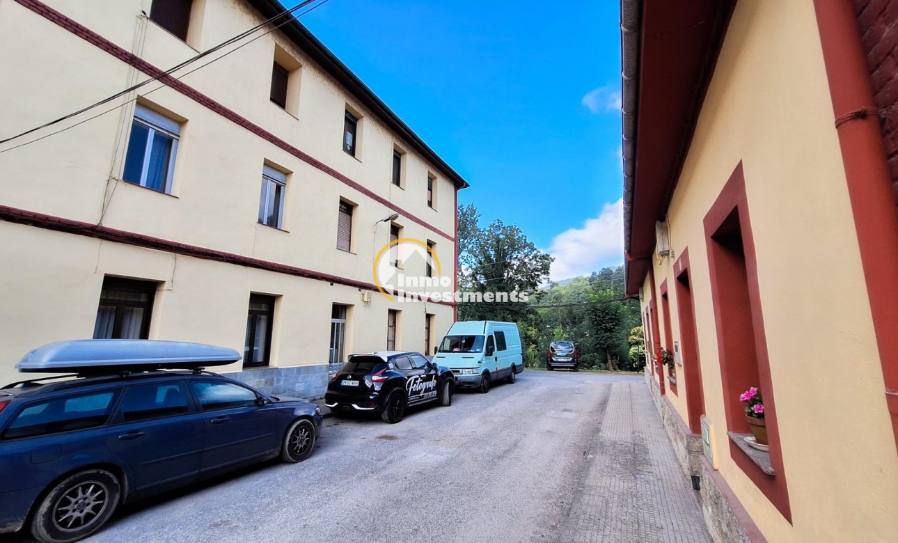 Resale - Apartment - Oviedo - Trubia