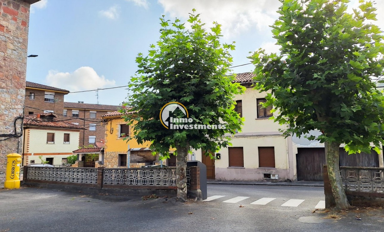 Resale - Apartment - Oviedo - Trubia