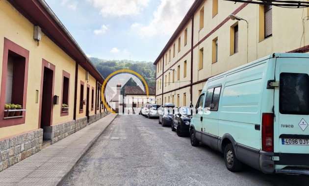 Resale - Apartment - Oviedo - Trubia