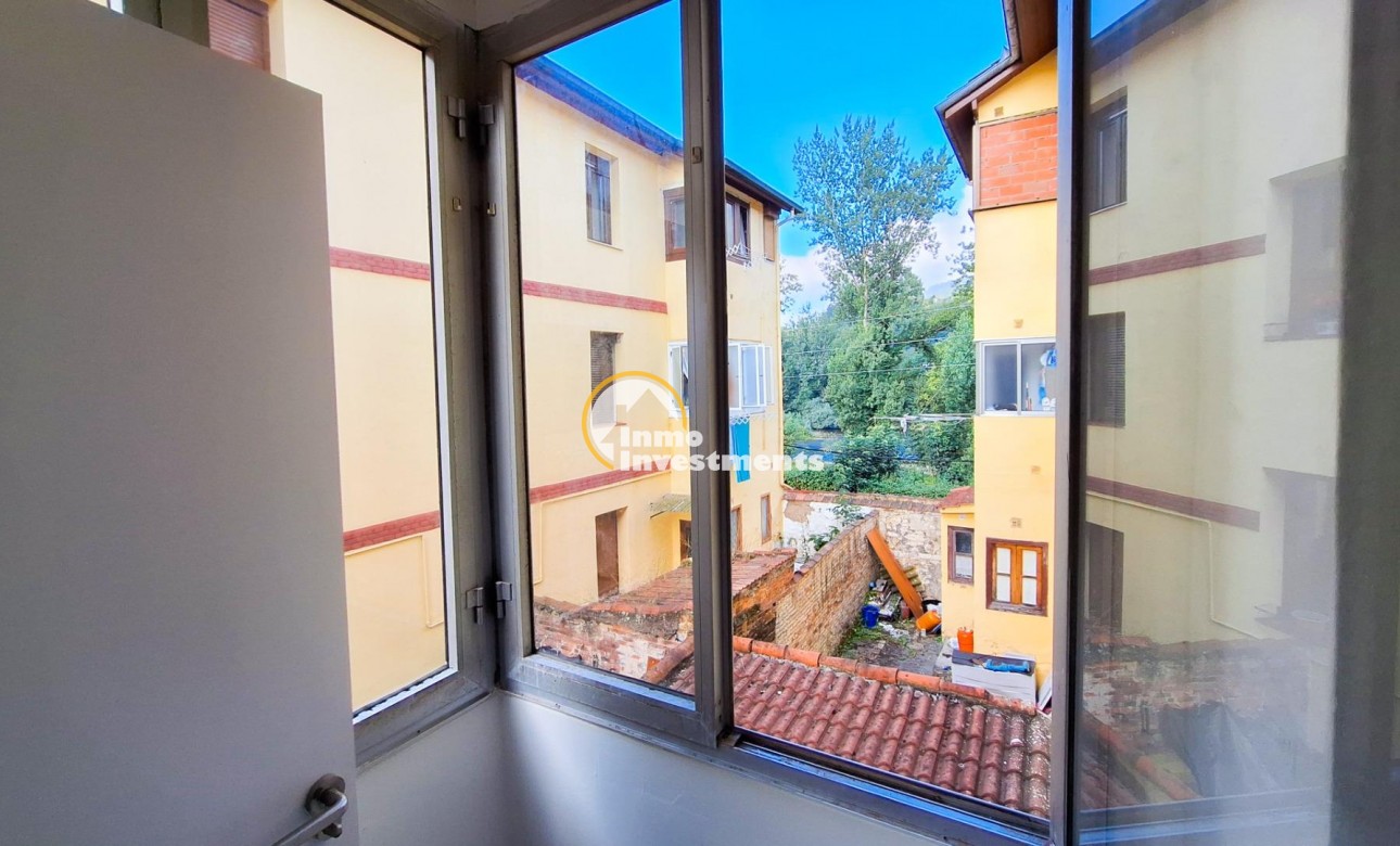 Resale - Apartment - Oviedo - Trubia