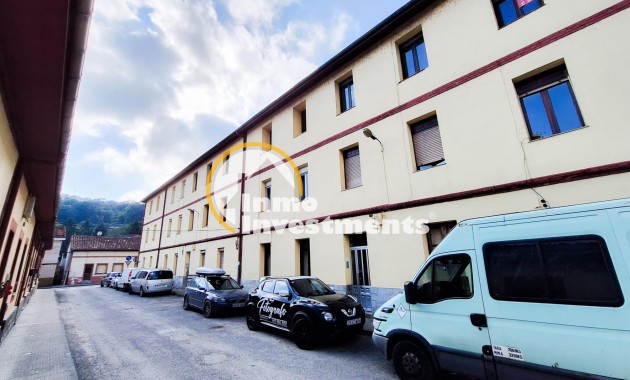 Resale - Apartment - Oviedo - Trubia