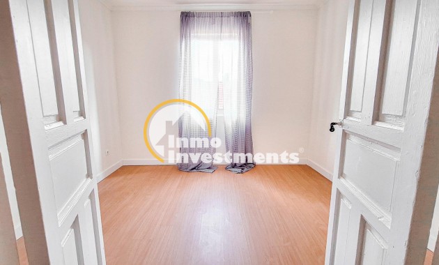 Resale - Apartment - Oviedo - Trubia