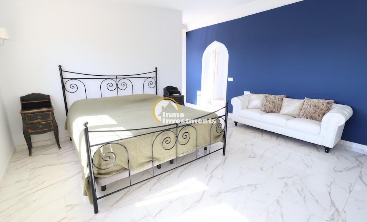 Resale - Villa - Villamartin - Plaza