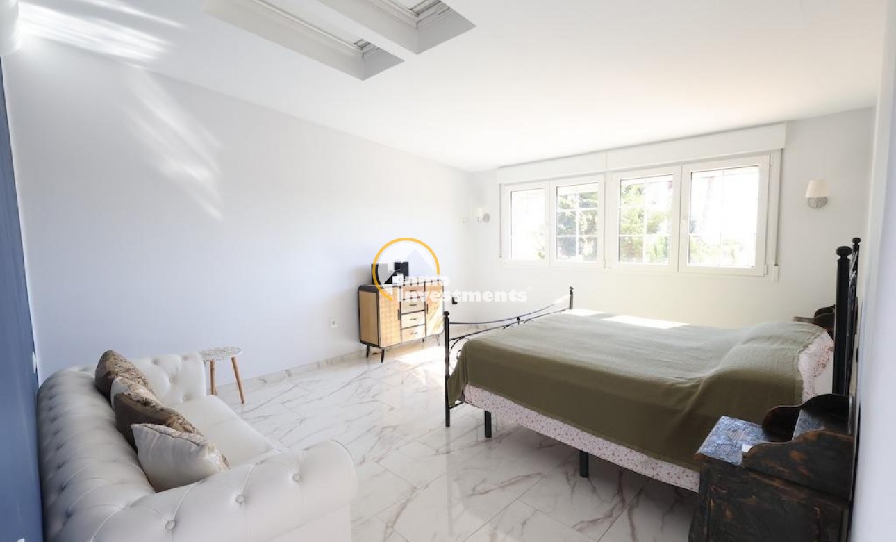 Resale - Villa - Villamartin - Plaza