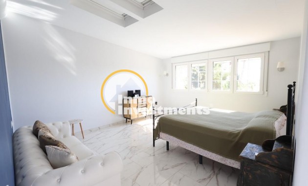 Resale - Villa - Villamartin - Plaza