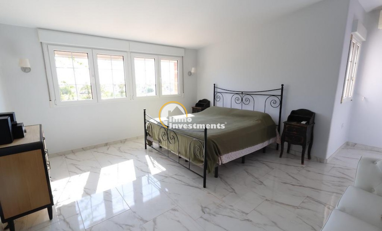 Resale - Villa - Villamartin - Plaza
