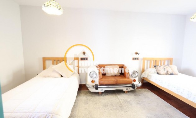 Resale - Villa - Villamartin - Plaza