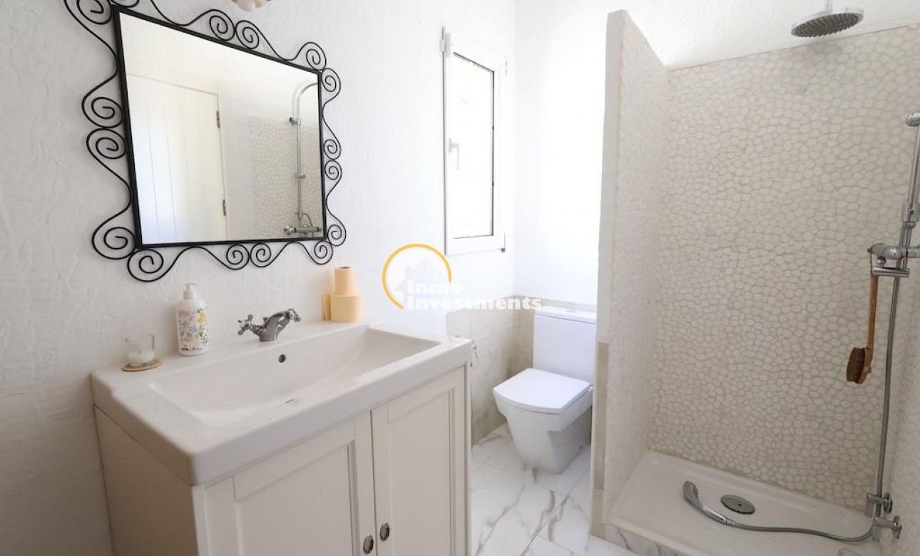 Resale - Villa - Villamartin - Plaza