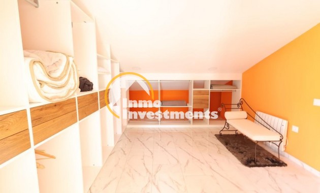 Resale - Villa - Villamartin - Plaza