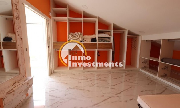 Resale - Villa - Villamartin - Plaza