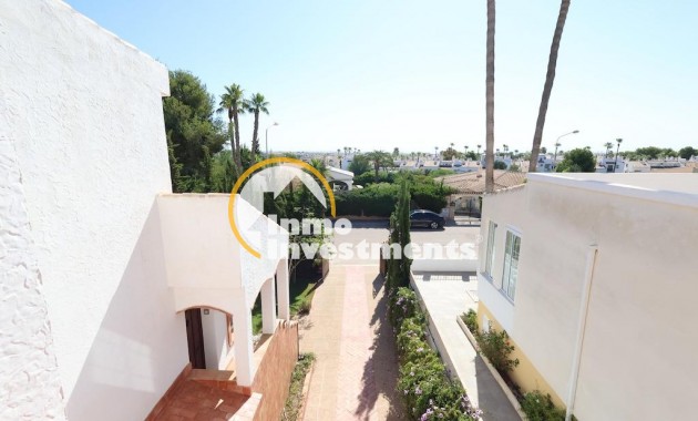 Resale - Villa - Villamartin - Plaza
