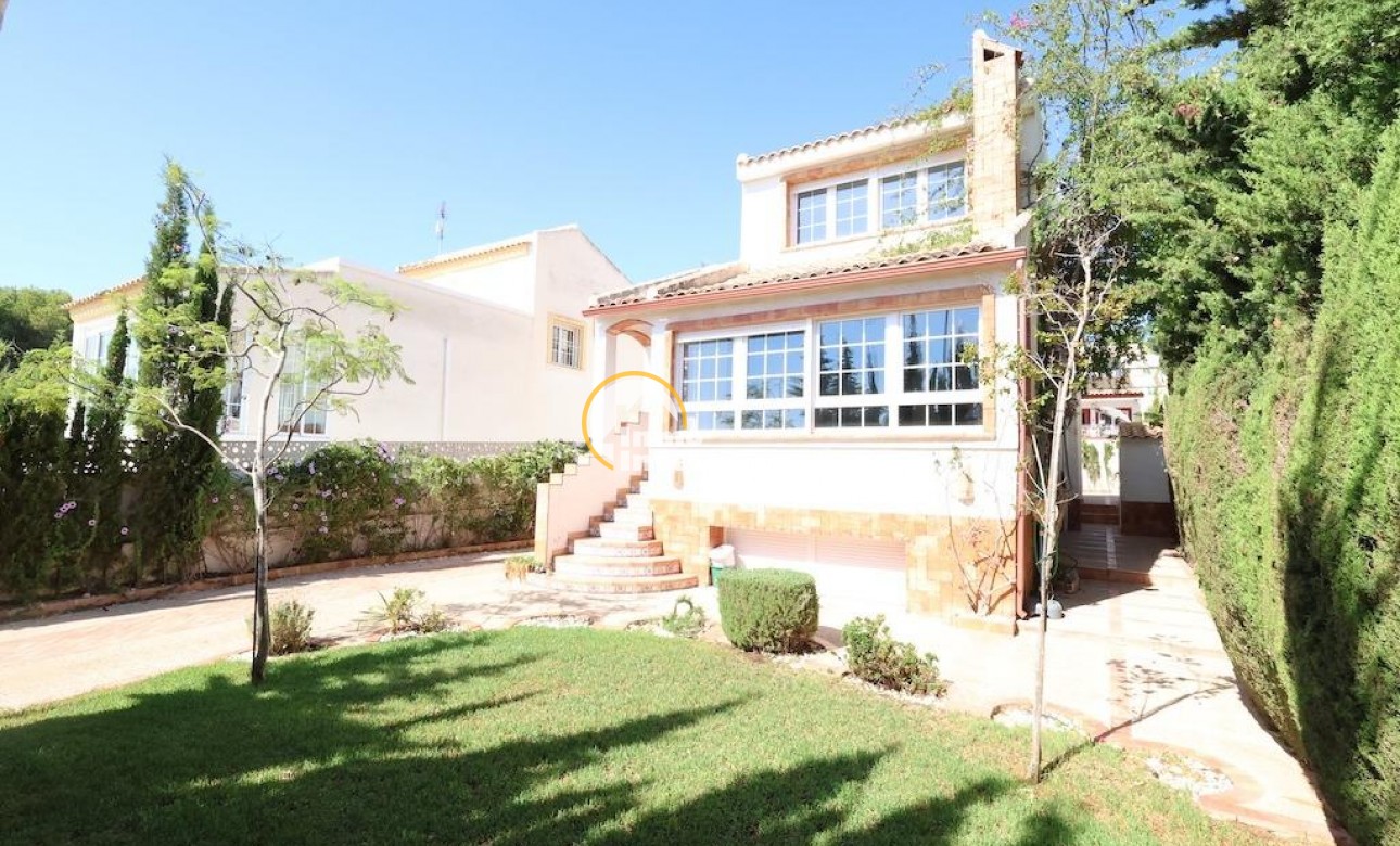 Resale - Villa - Villamartin - Plaza