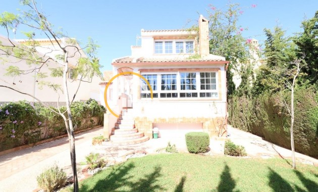 Resale - Villa - Villamartin - Plaza