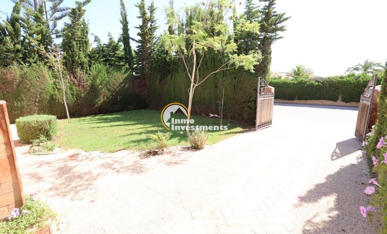 Resale - Villa - Villamartin - Plaza