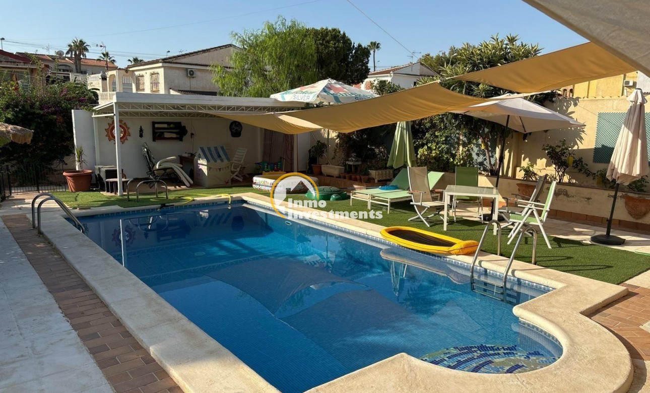 Resale - Villa - Torrevieja - Los Balcones - Los Altos del Edén