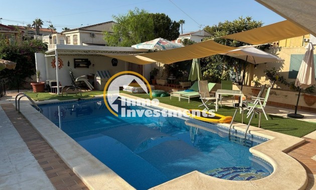 Resale - Villa - Torrevieja - Los Balcones - Los Altos del Edén