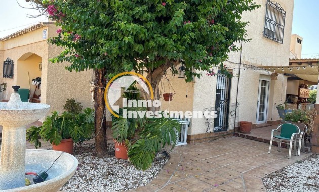 Resale - Villa - Torrevieja - Los Balcones - Los Altos del Edén