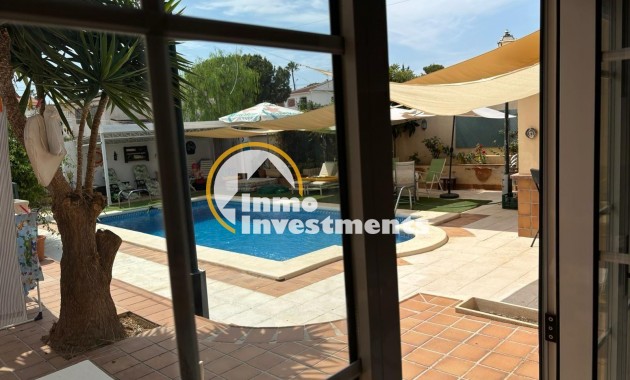 Resale - Villa - Torrevieja - Los Balcones - Los Altos del Edén