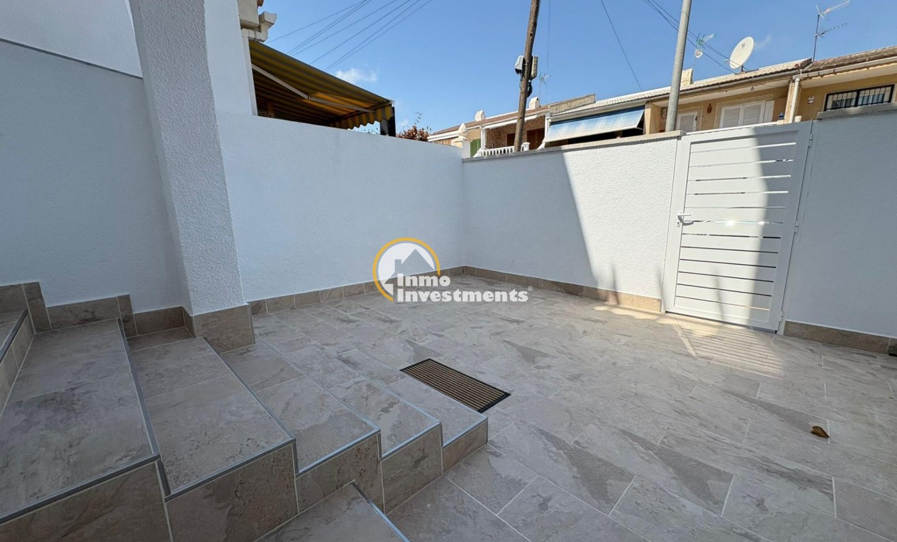 Resale - Villa - Torrevieja - Los Balcones - Los Altos del Edén