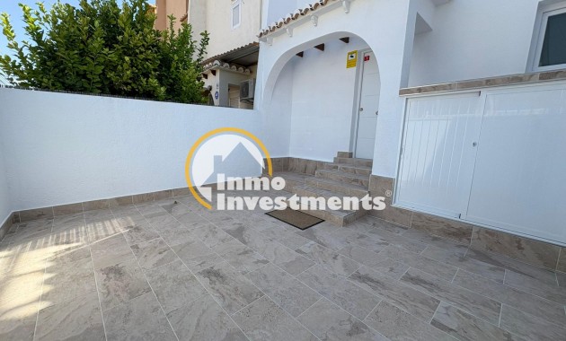 Resale - Villa - Torrevieja - Los Balcones - Los Altos del Edén