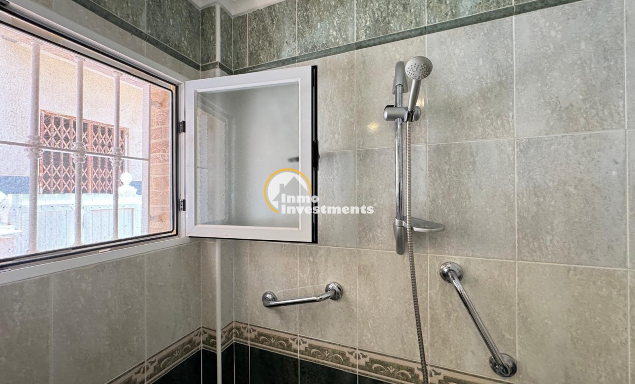 Reventa - Chalet independiente - Guardamar del Segura - Urbanizaciones