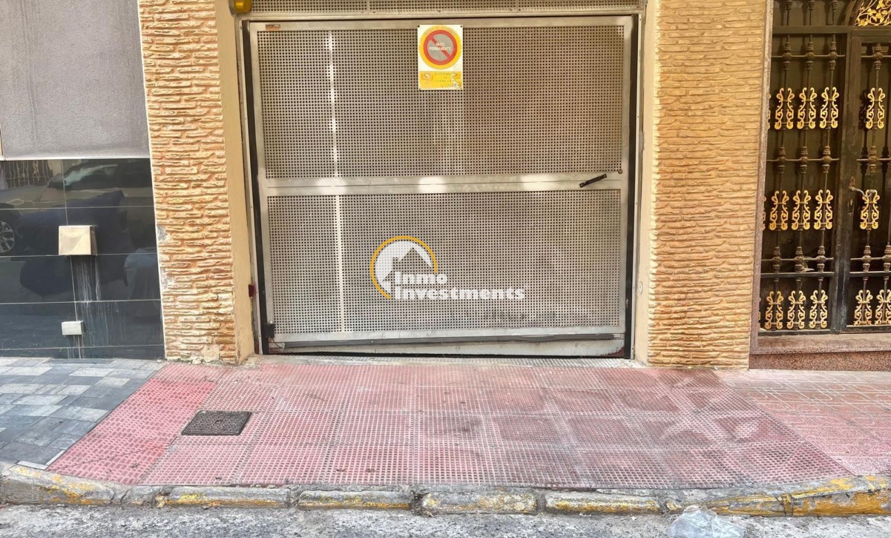 Reventa - Garaje - Torrevieja - Centro