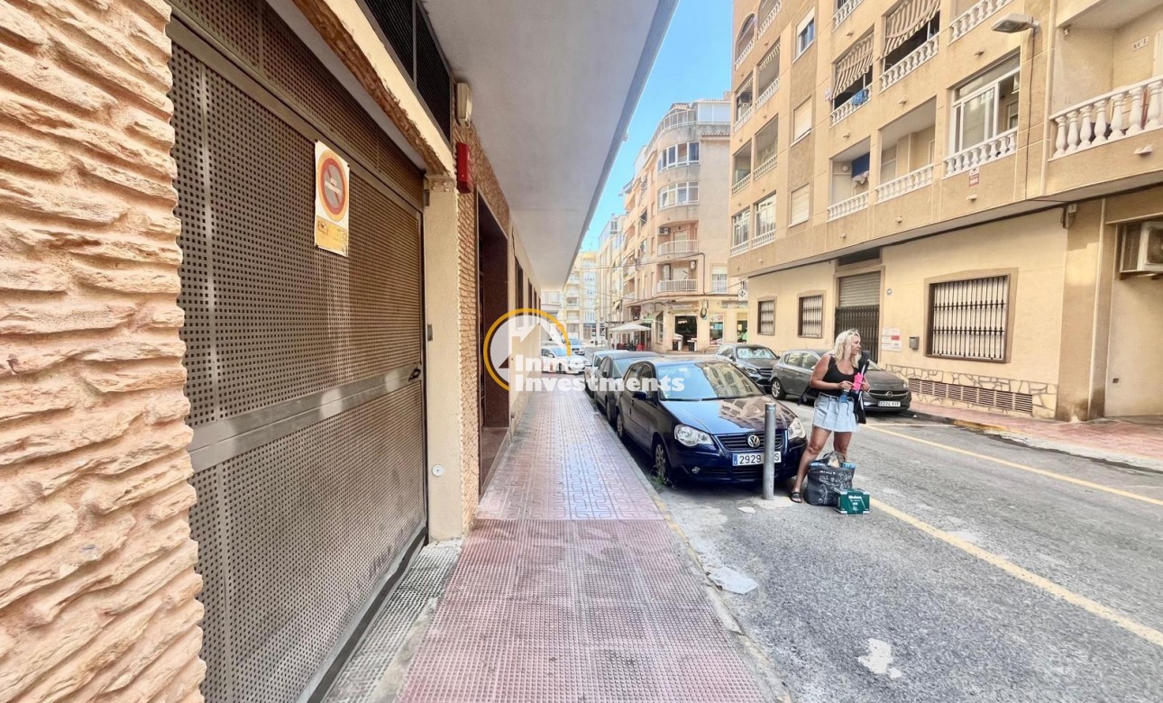 Reventa - Garaje - Torrevieja - Centro