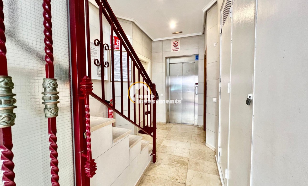 Resale - Apartment - Torrevieja - Habaneras