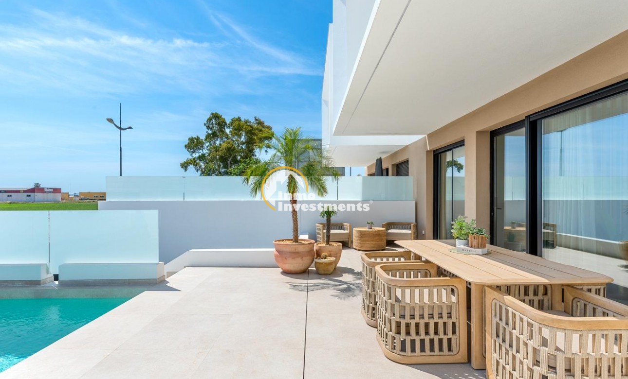 Obra nueva - Chalet independiente - Dolores - CENTRO