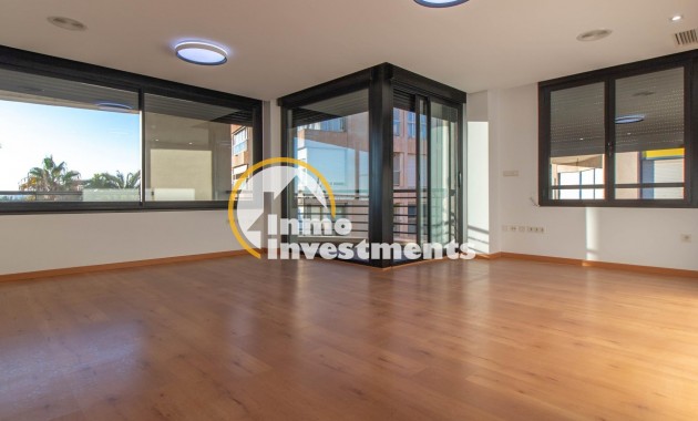 Reventa - Apartamento - Torrevieja - Puerto Deportivo