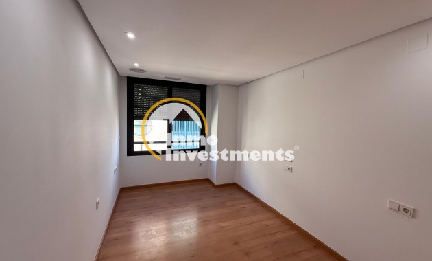 Reventa - Apartamento - Torrevieja - Puerto Deportivo