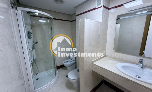 Reventa - Apartamento - Torrevieja - Puerto Deportivo