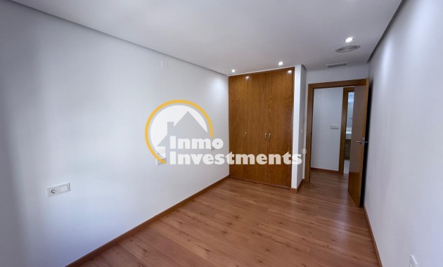 Reventa - Apartamento - Torrevieja - Puerto Deportivo