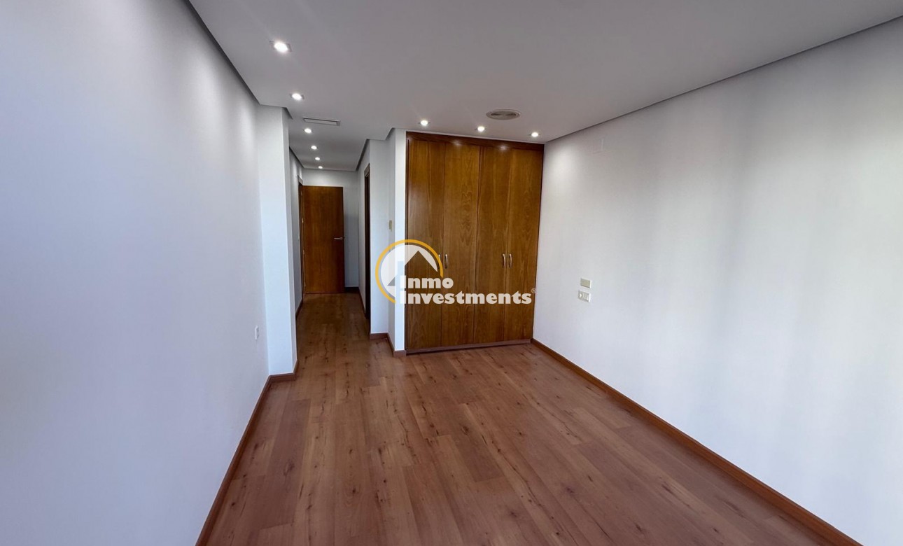 Reventa - Apartamento - Torrevieja - Puerto Deportivo