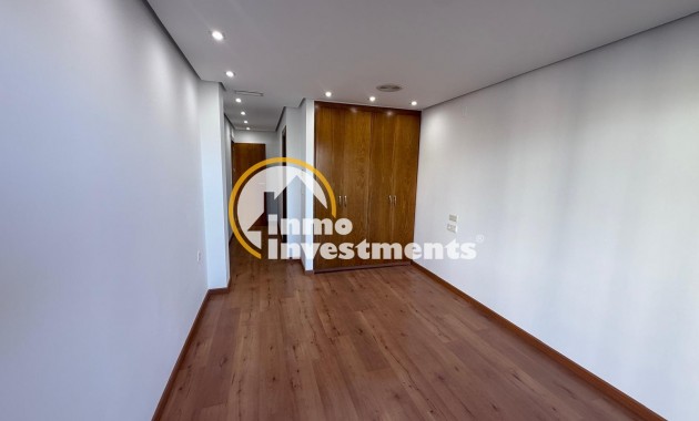 Reventa - Apartamento - Torrevieja - Puerto Deportivo