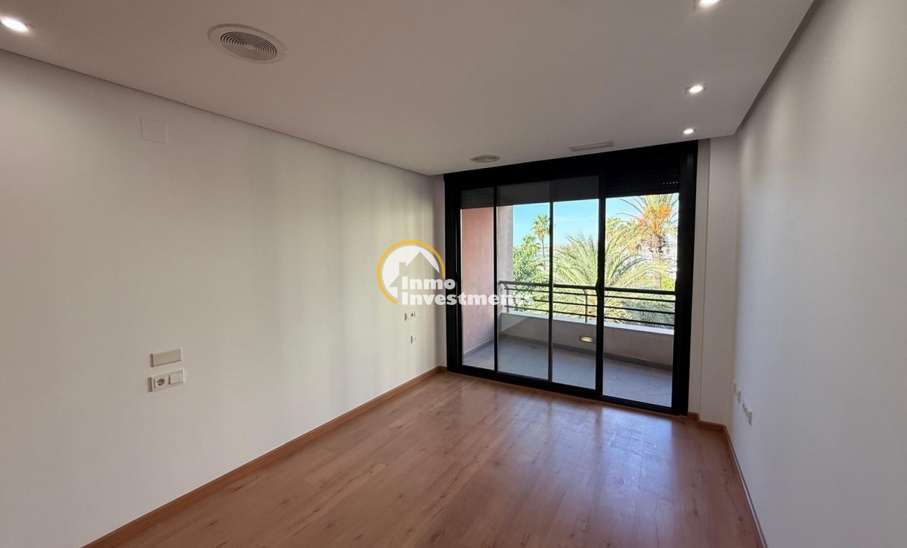 Reventa - Apartamento - Torrevieja - Puerto Deportivo