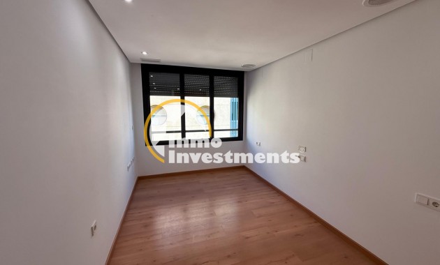 Reventa - Apartamento - Torrevieja - Puerto Deportivo