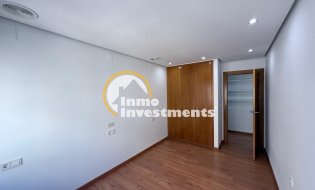 Reventa - Apartamento - Torrevieja - Puerto Deportivo