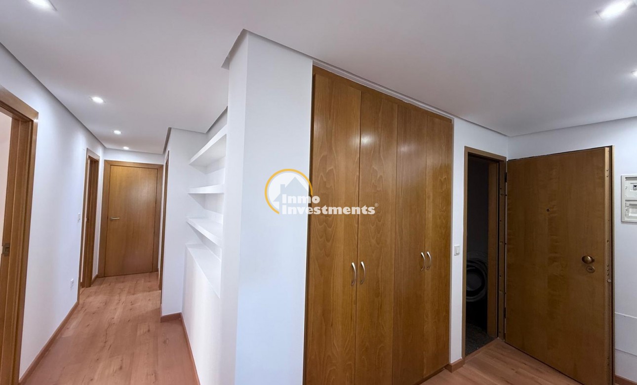 Reventa - Apartamento - Torrevieja - Puerto Deportivo