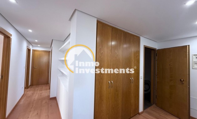Reventa - Apartamento - Torrevieja - Puerto Deportivo