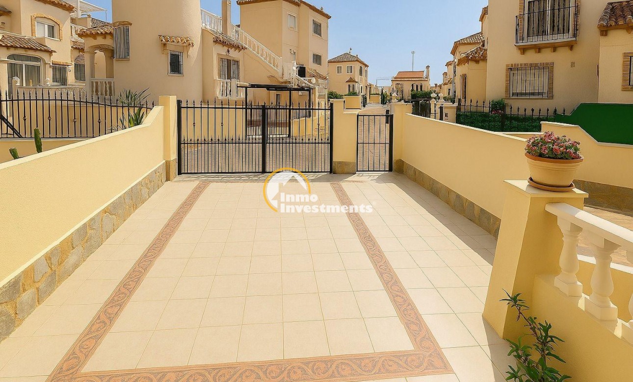 Resale - Villa - Orihuela Costa - Los Almendros-La Florida