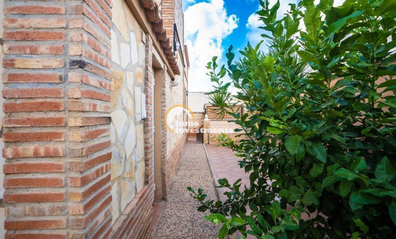 Resale - Villa - Orihuela Costa - Los Almendros-La Florida