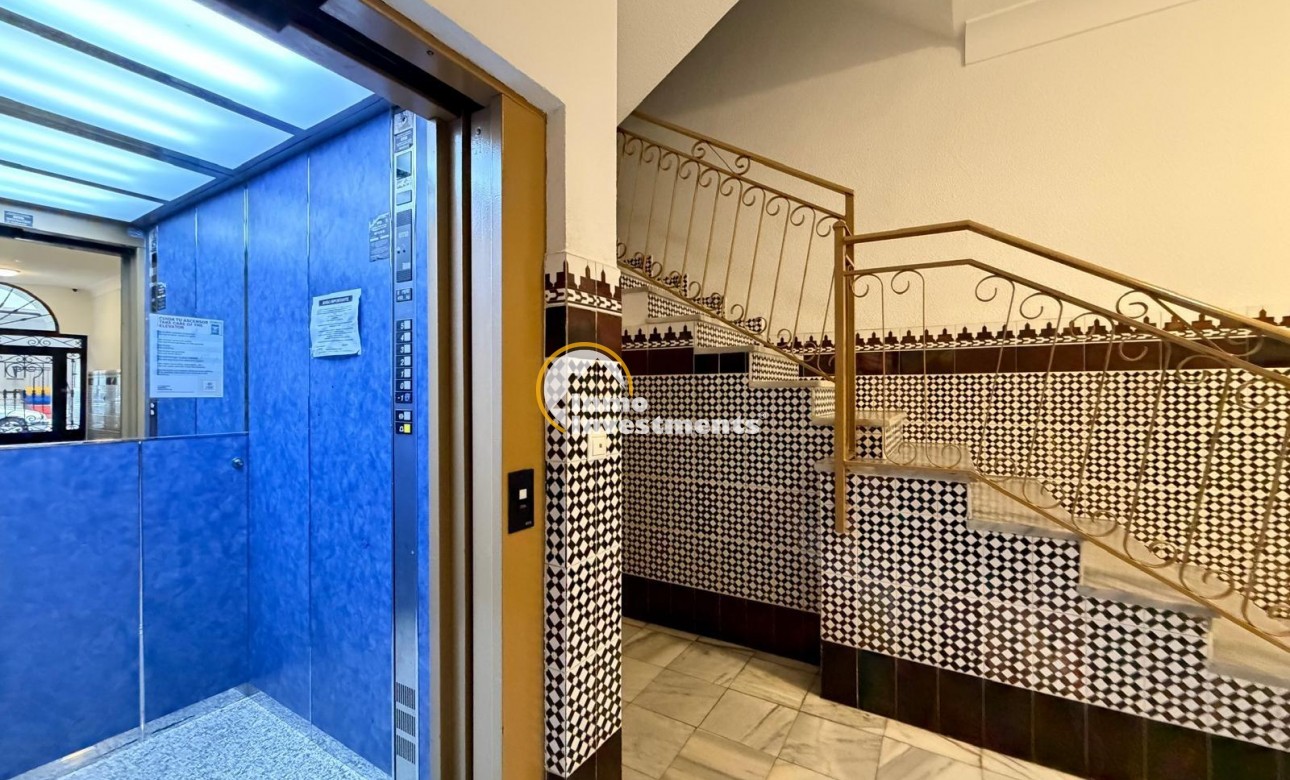 Resale - Apartment - Torrevieja - Playa del Cura