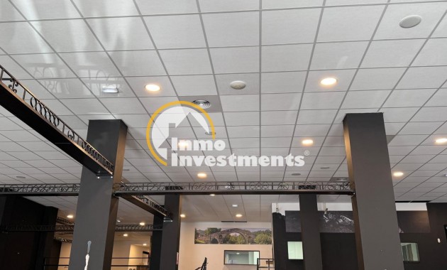 Bestaande bouw - Commercieel - Torrevieja - Playa del Cura